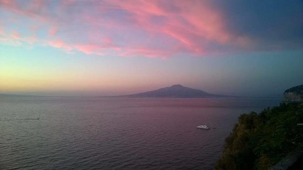 Surriento Suites Sorrento Exterior photo